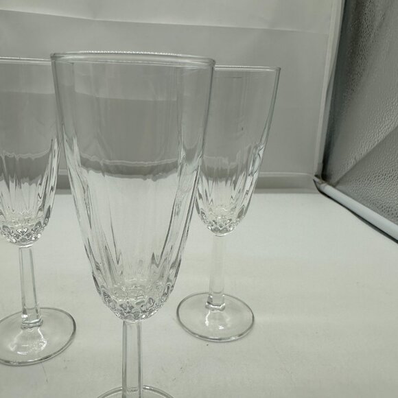 Set of 4 Cristal D'Arques Durand Diamant Glass Glasses Fluted Champagne - Picture 2 of 3
